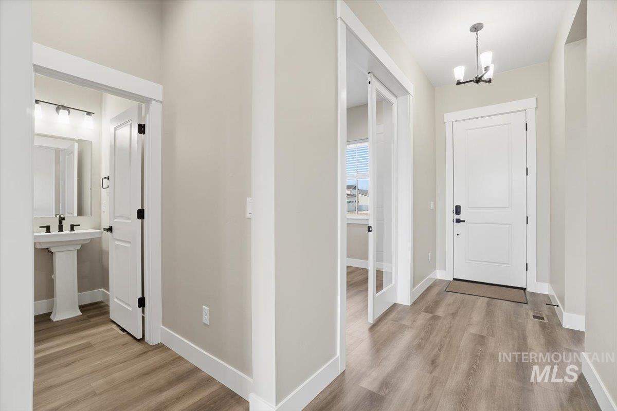 834 N Falling Water Way, Eagle, Idaho 83616, 3 Bedrooms, 3.5 Bathrooms, Residential For Sale, Price $839,990,MLS 98974015