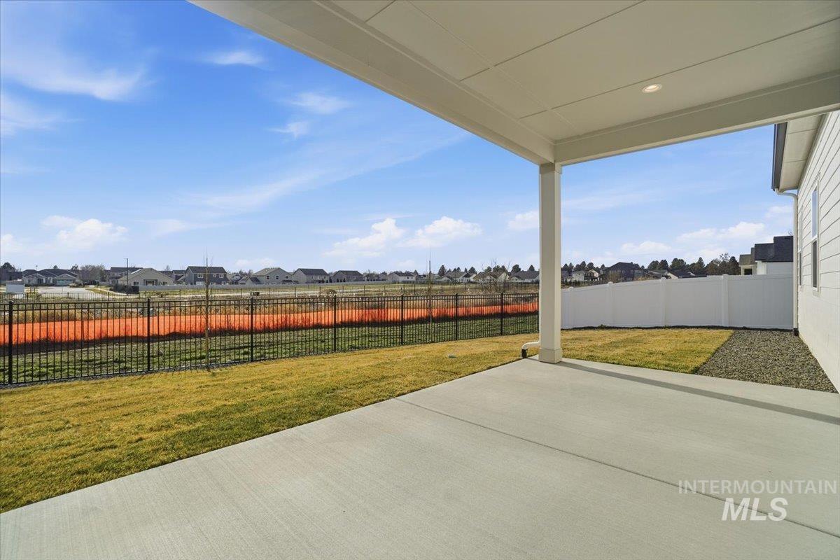 834 N Falling Water Way, Eagle, Idaho 83616, 3 Bedrooms, 3.5 Bathrooms, Residential For Sale, Price $839,990,MLS 98974015