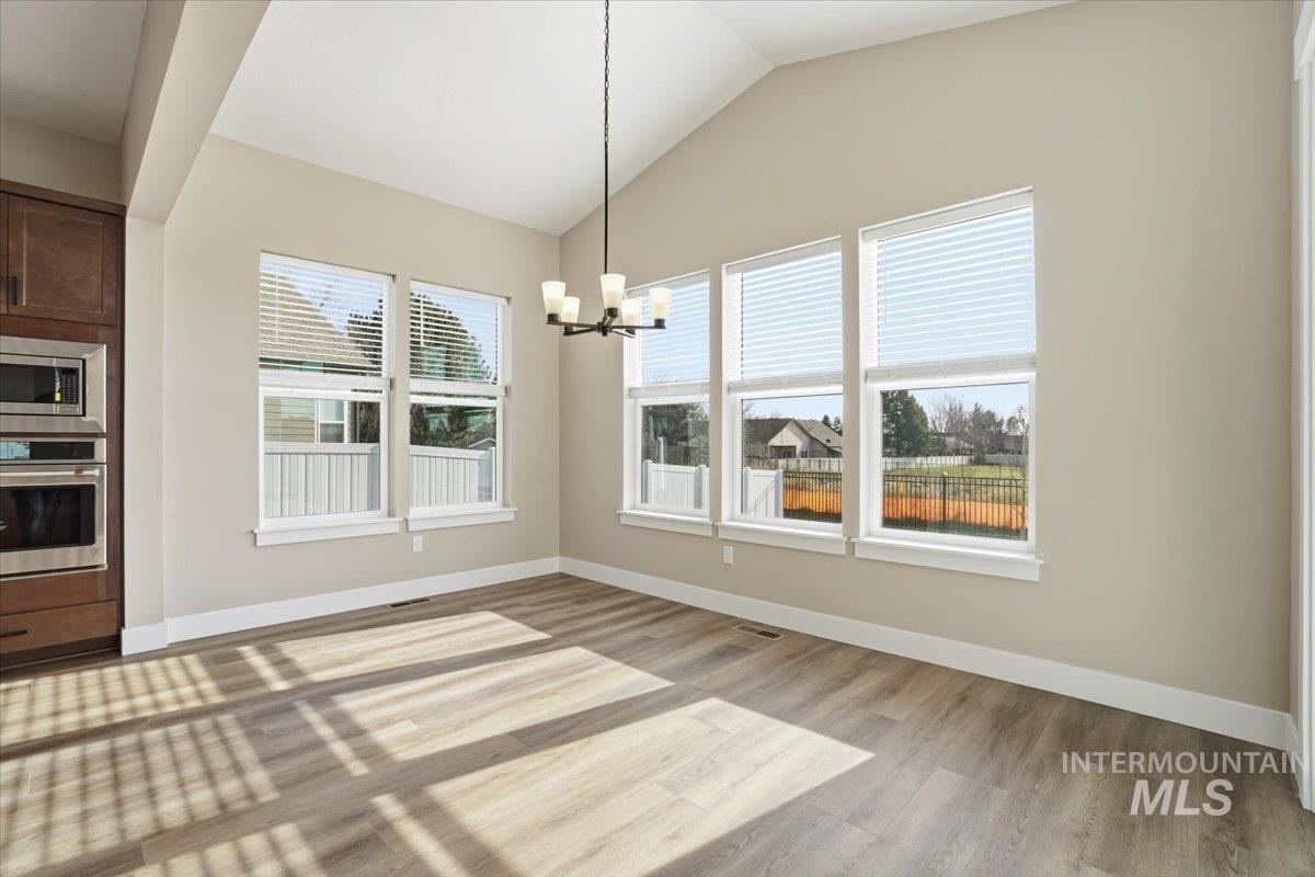 834 N Falling Water Way, Eagle, Idaho 83616, 3 Bedrooms, 3.5 Bathrooms, Residential For Sale, Price $839,990,MLS 98974015