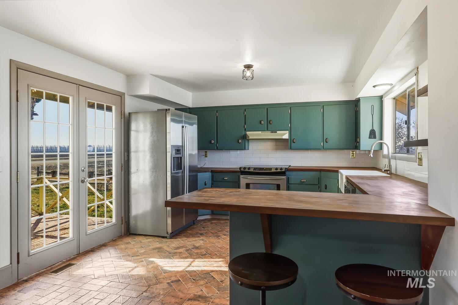 22573 Travis Road, Wilder, Idaho 83676, 3 Bedrooms, 1 Bathroom, Residential For Sale, Price $575,000,MLS 98974016