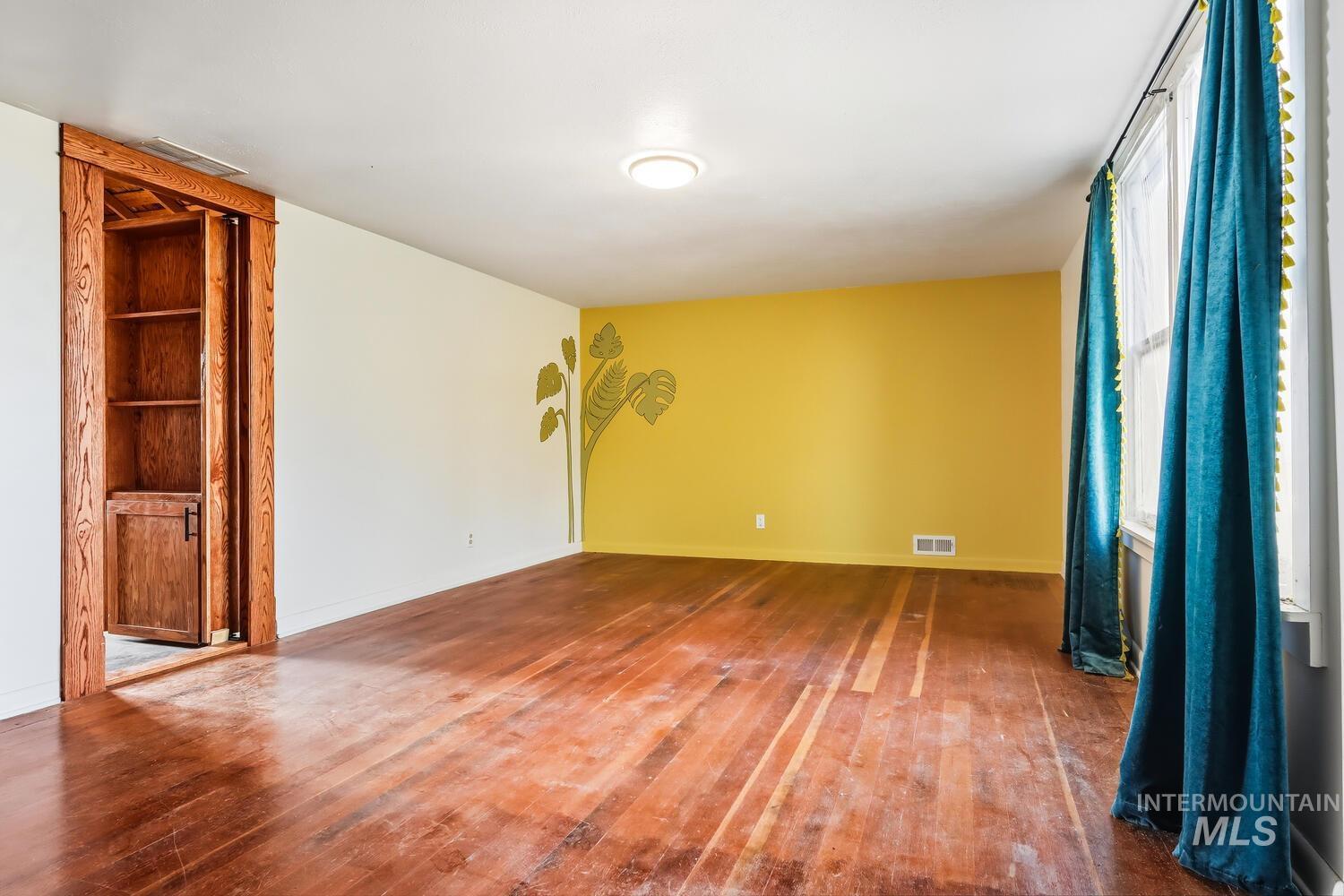 22573 Travis Road, Wilder, Idaho 83676, 3 Bedrooms, 1 Bathroom, Residential For Sale, Price $575,000,MLS 98974016