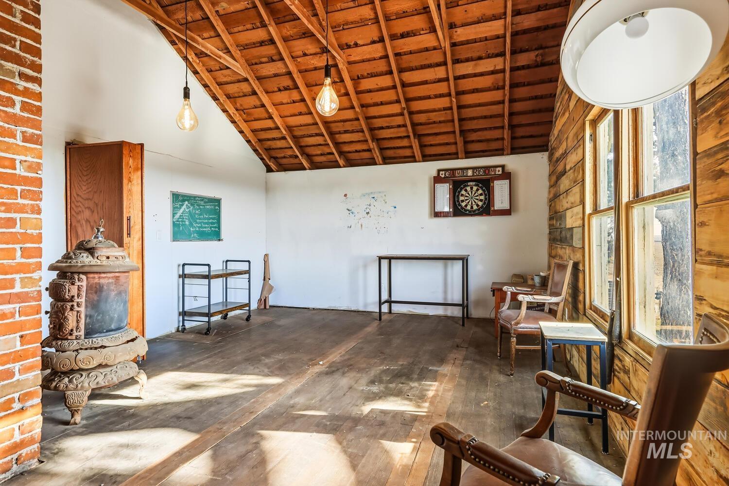 22573 Travis Road, Wilder, Idaho 83676, 3 Bedrooms, 1 Bathroom, Residential For Sale, Price $575,000,MLS 98974016