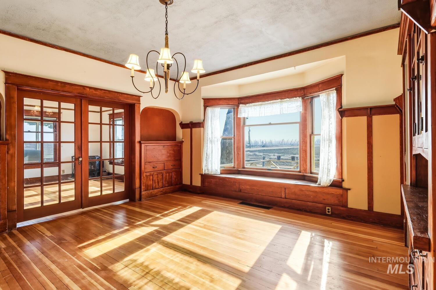 22573 Travis Road, Wilder, Idaho 83676, 3 Bedrooms, 1 Bathroom, Residential For Sale, Price $575,000,MLS 98974016