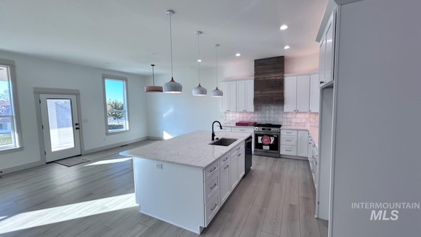 442 E Elaine Ct, Nampa, Idaho 83686, 3 Bedrooms, 2.5 Bathrooms, Residential For Sale, Price $699,900,MLS 98974019