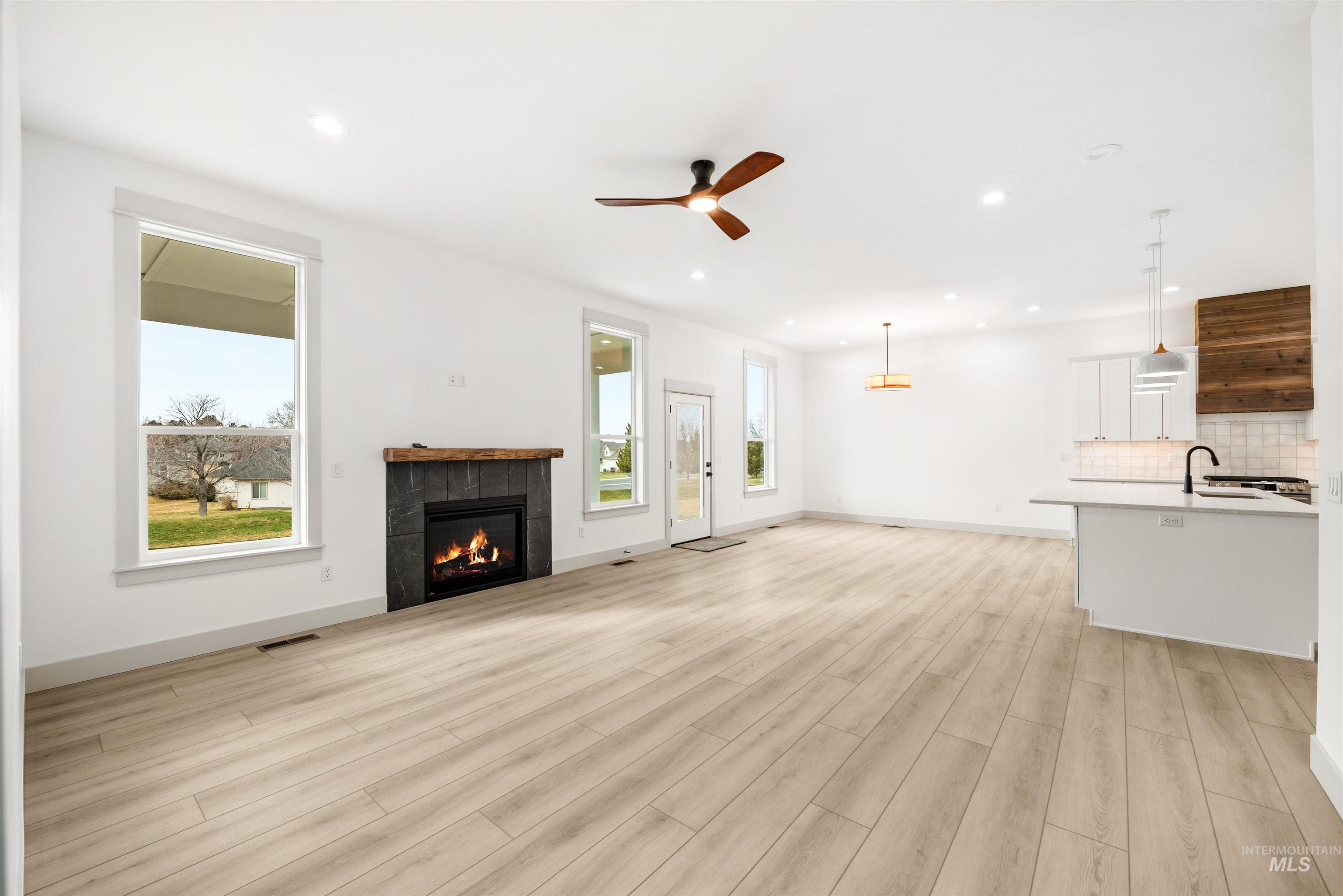 442 E Elaine Ct, Nampa, Idaho 83686, 3 Bedrooms, 2.5 Bathrooms, Residential For Sale, Price $699,900,MLS 98974019