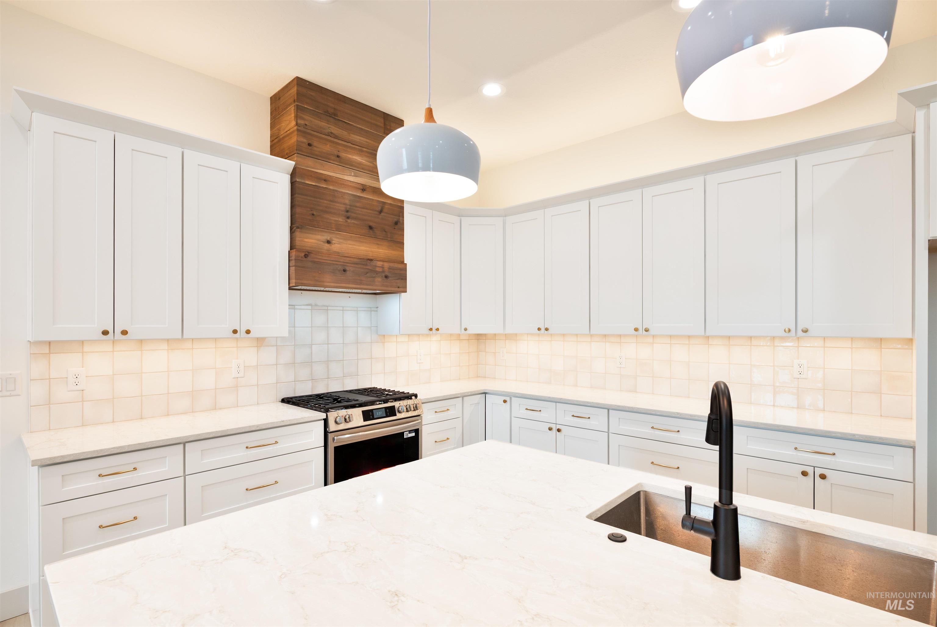 442 E Elaine Ct, Nampa, Idaho 83686, 3 Bedrooms, 2.5 Bathrooms, Residential For Sale, Price $699,900,MLS 98974019