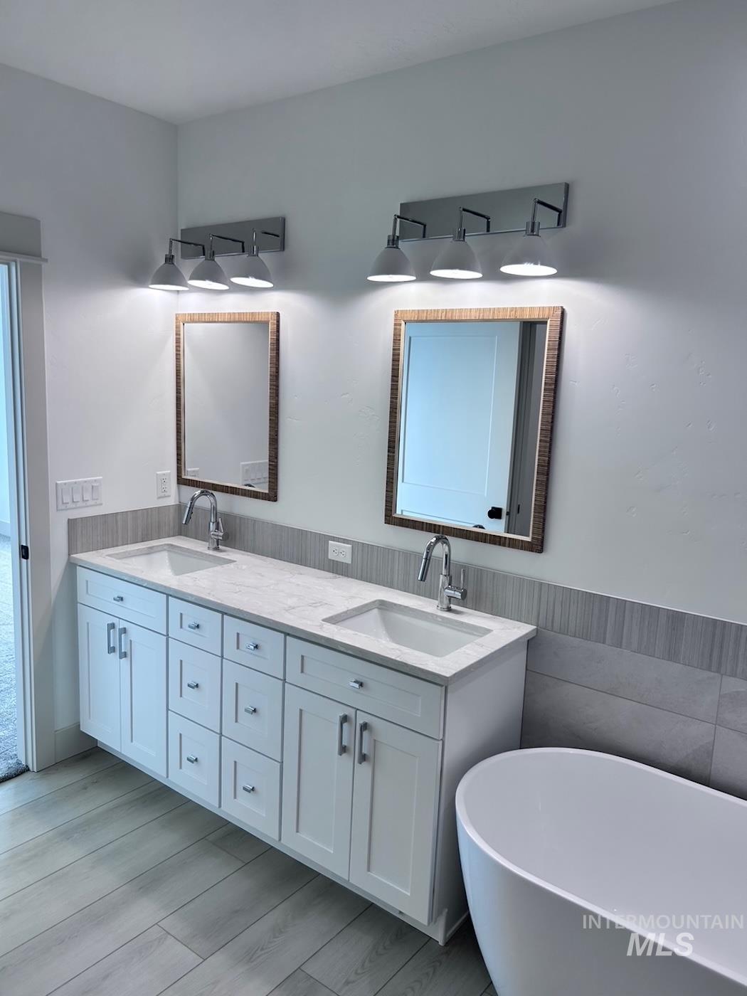 442 E Elaine Ct, Nampa, Idaho 83686, 3 Bedrooms, 2.5 Bathrooms, Residential For Sale, Price $699,900,MLS 98974019