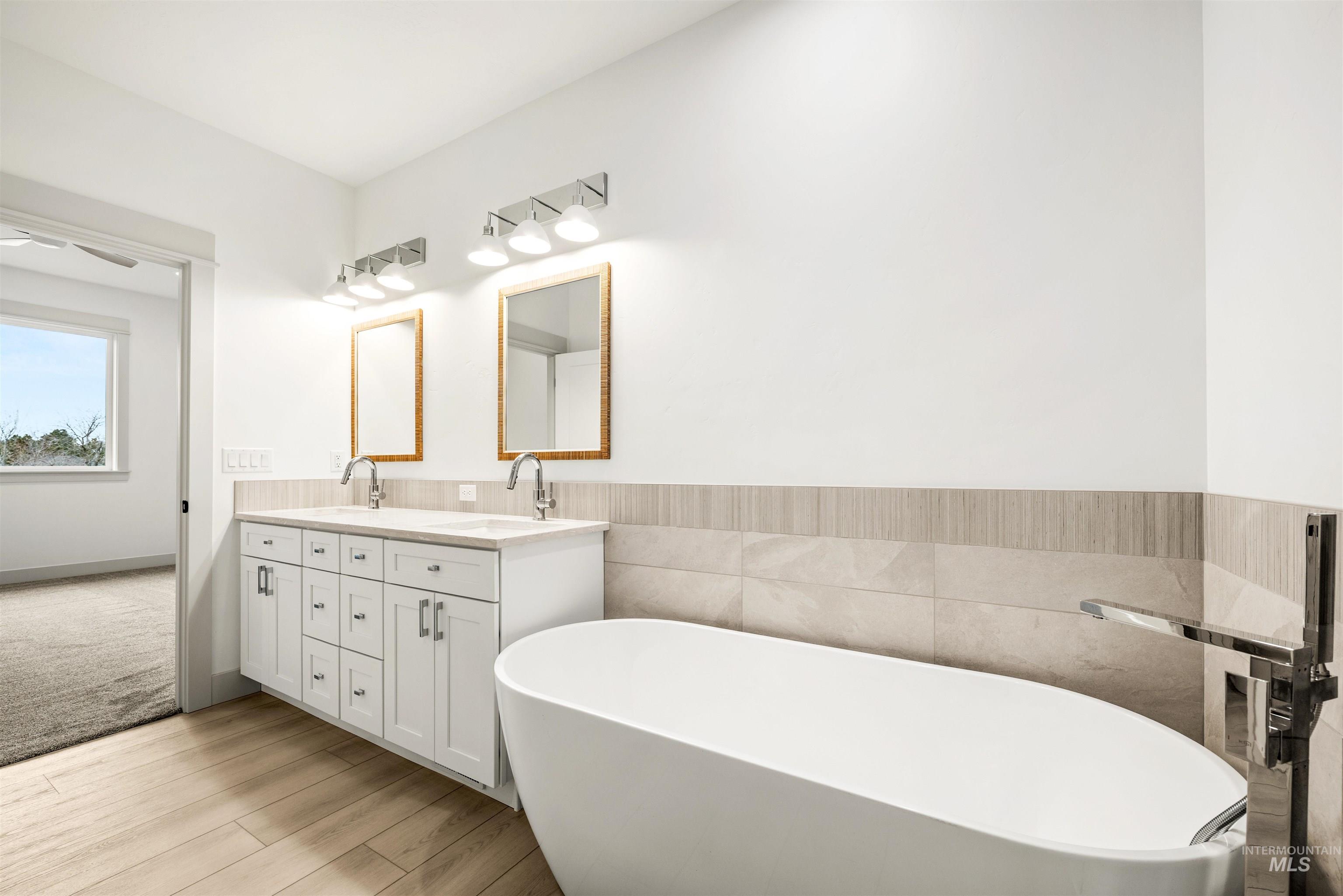 442 E Elaine Ct, Nampa, Idaho 83686, 3 Bedrooms, 2.5 Bathrooms, Residential For Sale, Price $699,900,MLS 98974019