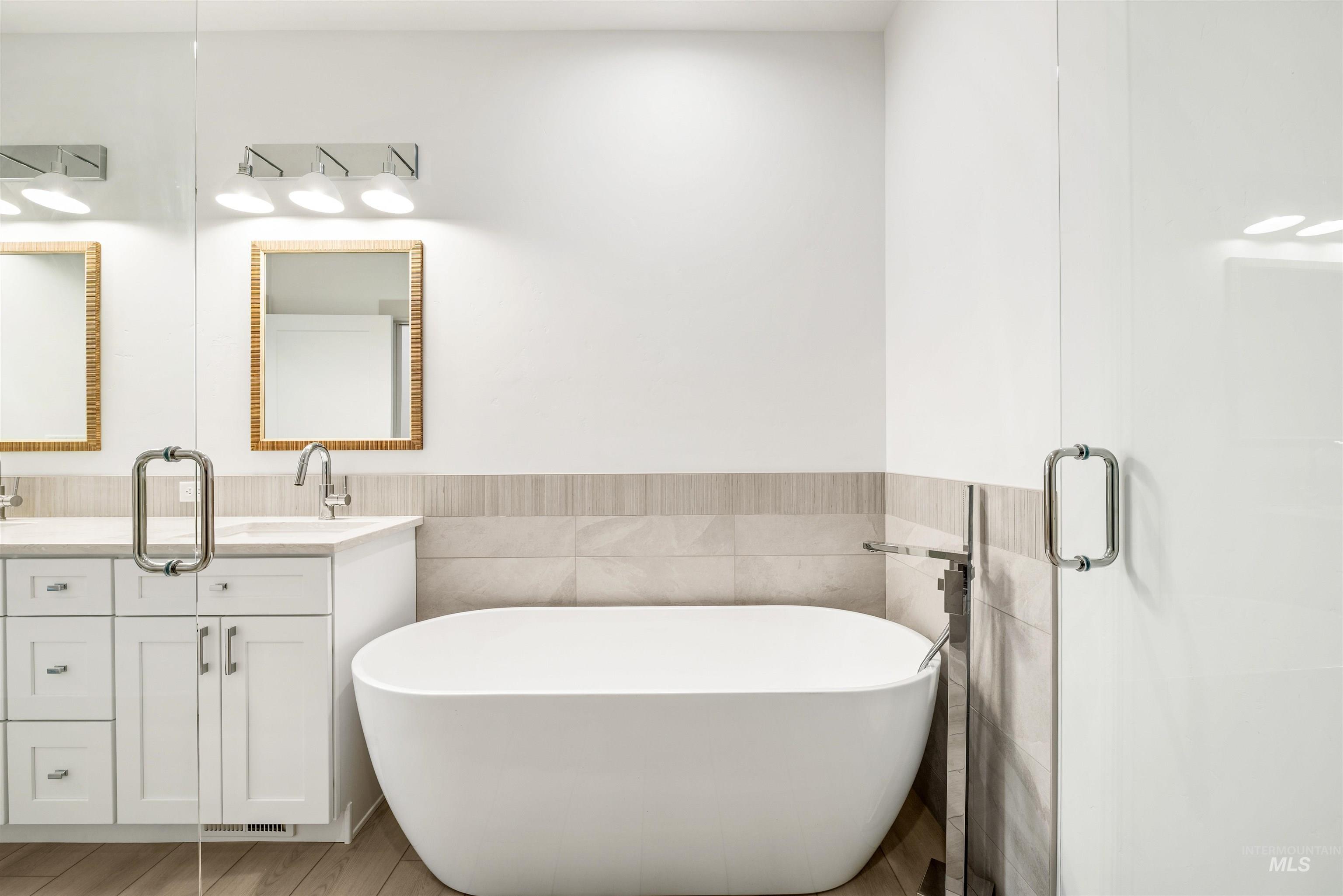 442 E Elaine Ct, Nampa, Idaho 83686, 3 Bedrooms, 2.5 Bathrooms, Residential For Sale, Price $699,900,MLS 98974019