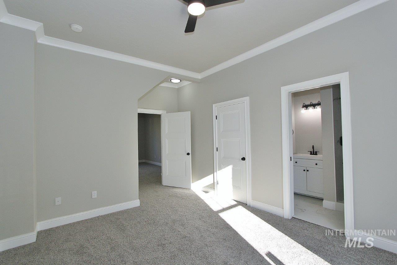 121 NW 2nd St, Ontario, Oregon 97914, 4 Bedrooms, 2.5 Bathrooms, Residential For Sale, Price $420,000,MLS 98974020