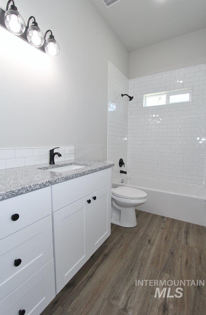 121 NW 2nd St, Ontario, Oregon 97914, 4 Bedrooms, 2.5 Bathrooms, Residential For Sale, Price $369,999, 98974020