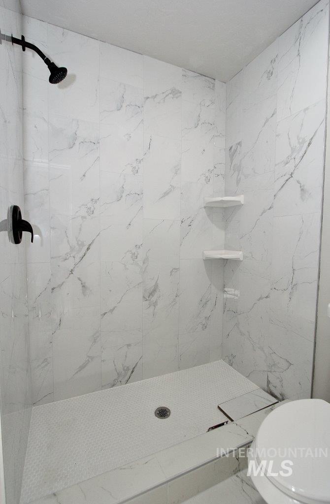 121 NW 2nd St, Ontario, Oregon 97914, 4 Bedrooms, 2.5 Bathrooms, Residential For Sale, Price $420,000,MLS 98974020