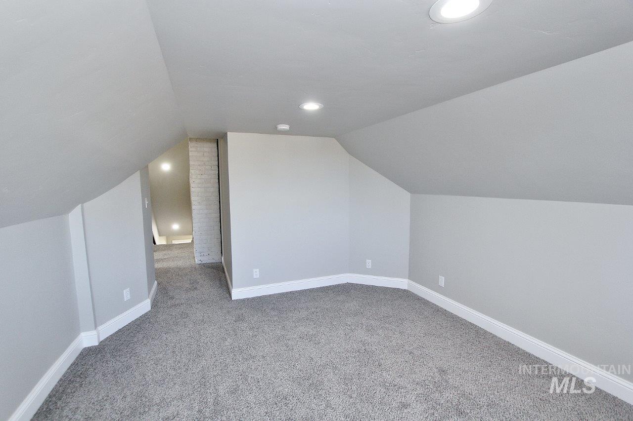 121 NW 2nd St, Ontario, Oregon 97914, 4 Bedrooms, 2.5 Bathrooms, Residential For Sale, Price $420,000,MLS 98974020