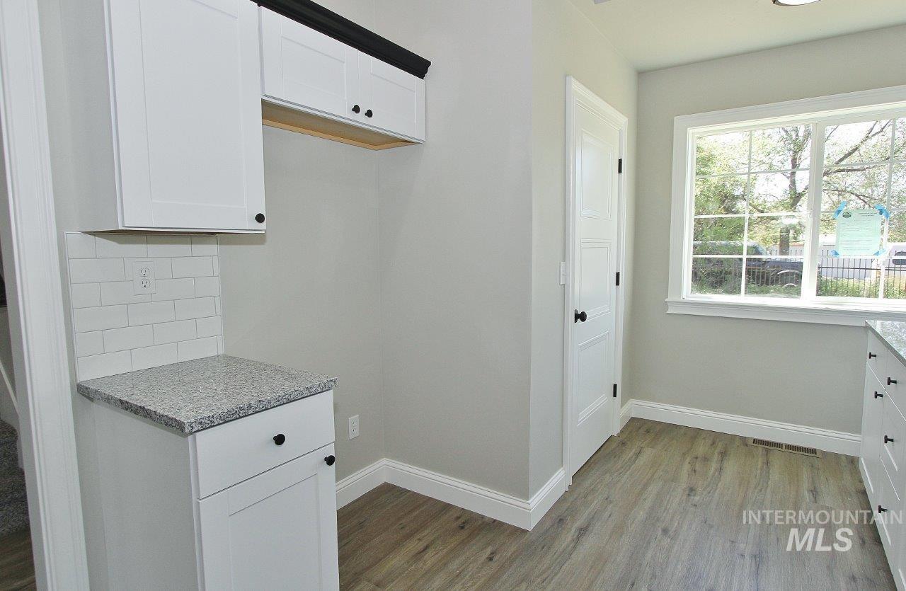 121 NW 2nd St, Ontario, Oregon 97914, 4 Bedrooms, 2.5 Bathrooms, Residential For Sale, Price $369,999, 98974020