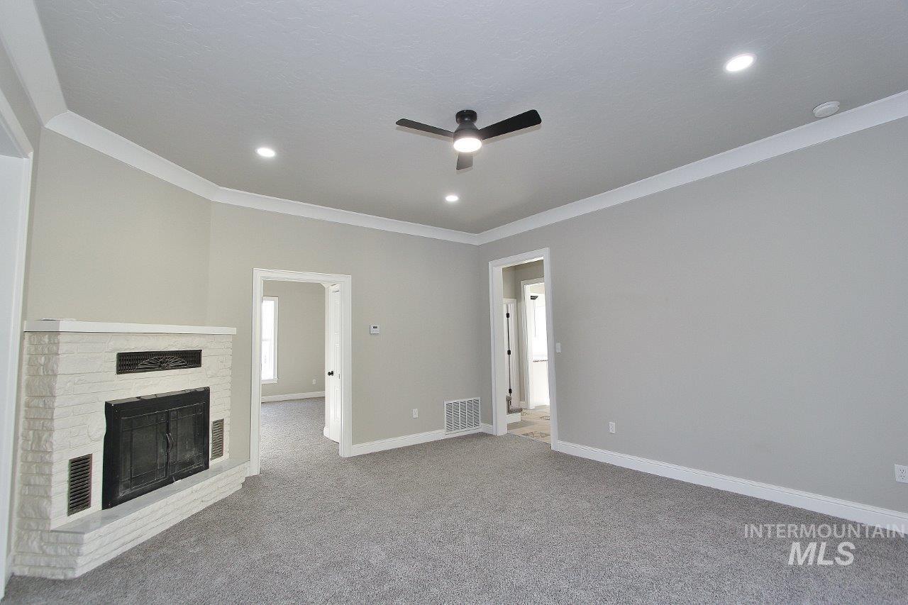 121 NW 2nd St, Ontario, Oregon 97914, 4 Bedrooms, 2.5 Bathrooms, Residential For Sale, Price $420,000,MLS 98974020