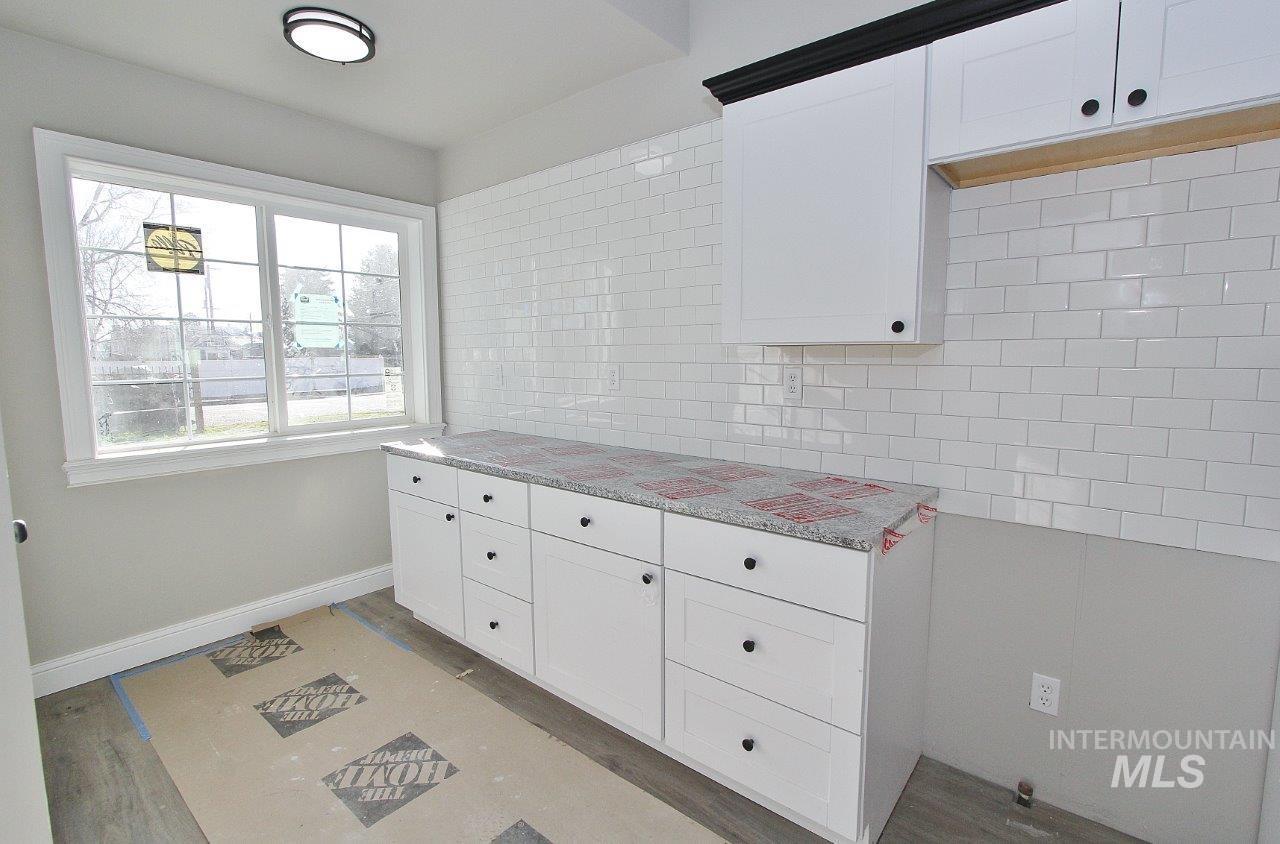 121 NW 2nd St, Ontario, Oregon 97914, 4 Bedrooms, 2.5 Bathrooms, Residential For Sale, Price $420,000,MLS 98974020