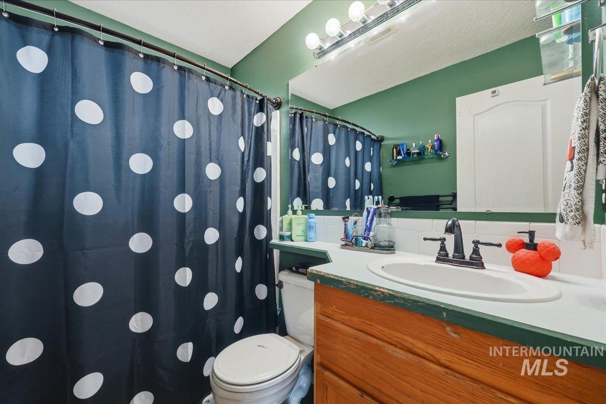 16310 N Asbury Dr, Nampa, Idaho 83651, 3 Bedrooms, 2.5 Bathrooms, Residential For Sale, Price $369,000,MLS 98974022