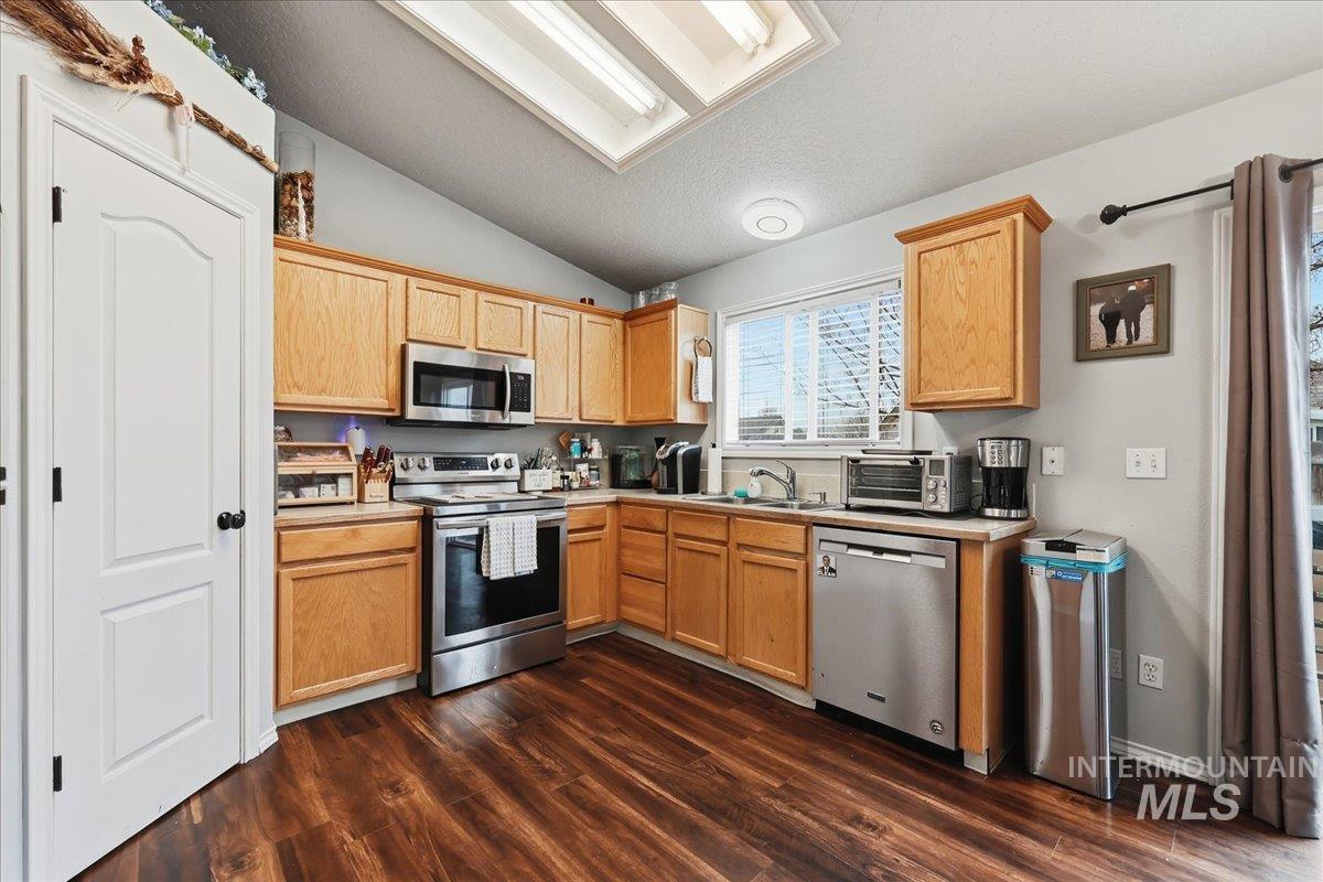 16310 N Asbury Dr, Nampa, Idaho 83651, 3 Bedrooms, 2.5 Bathrooms, Residential For Sale, Price $369,000,MLS 98974022