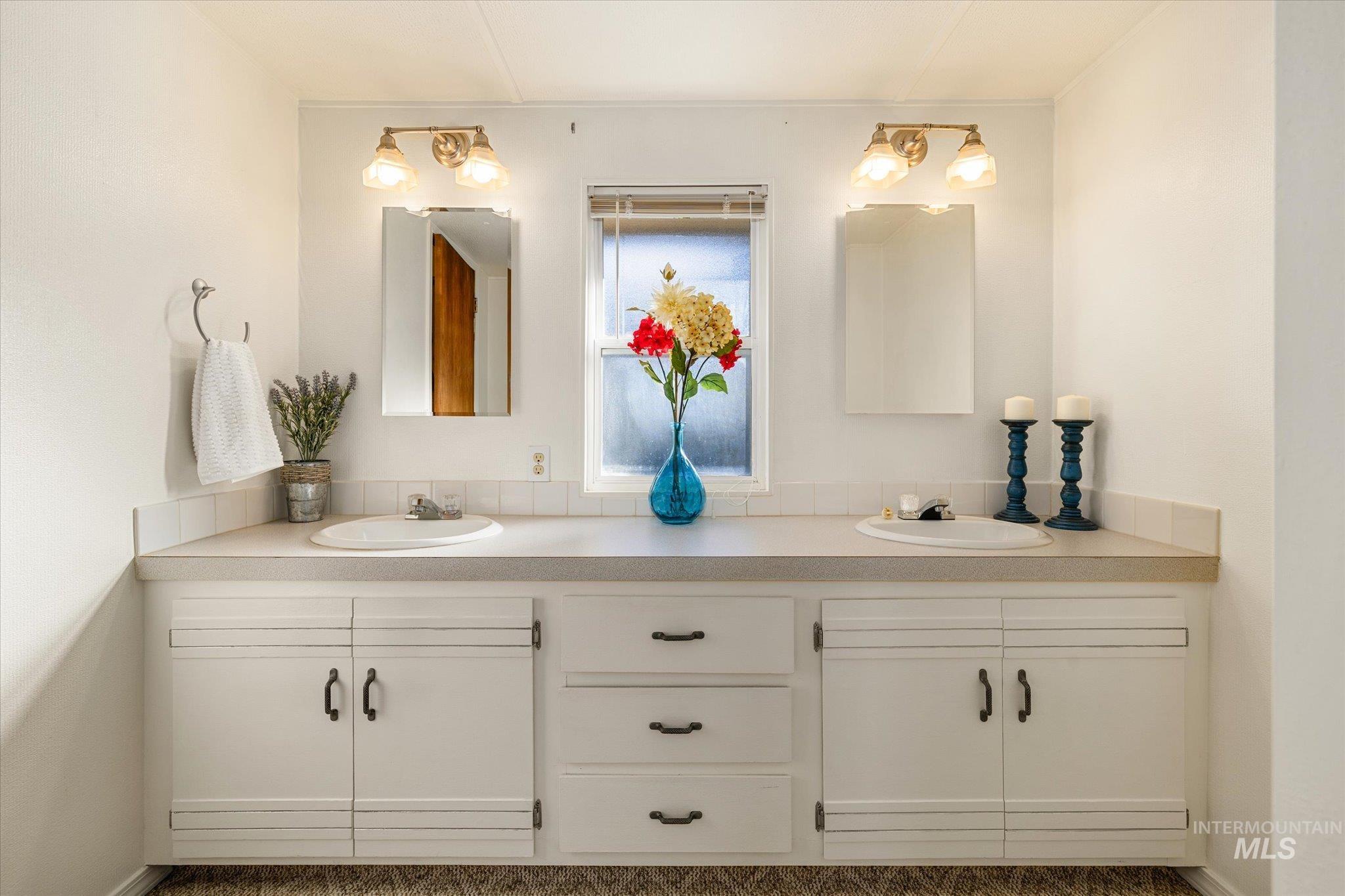 9820 Highway 44, Middleton, Idaho 83644, 3 Bedrooms, 2 Bathrooms, Residential For Sale, Price $399,500,MLS 98974024