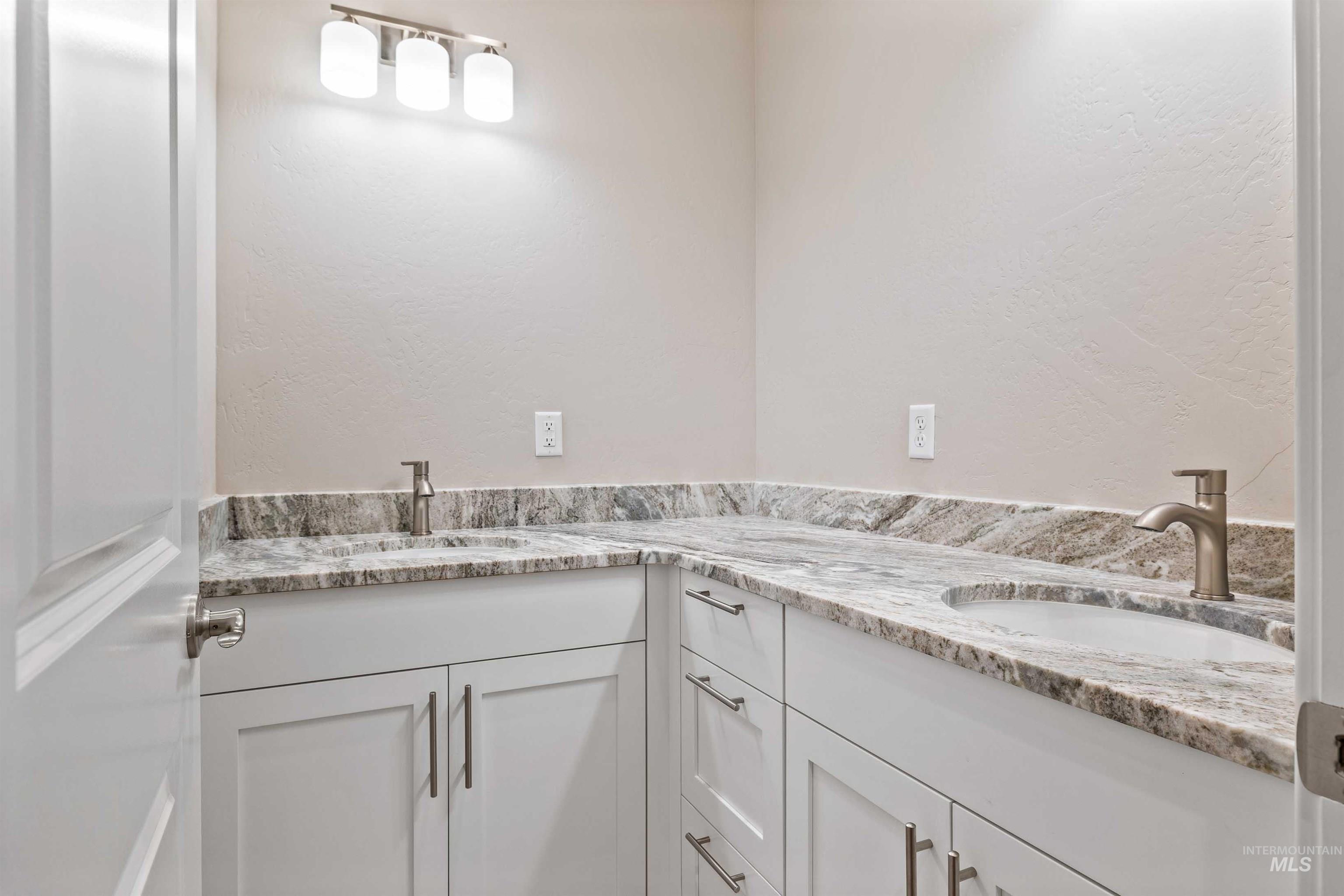 1025 Northridge Way, Kimberly, Idaho 83341-1844, 4 Bedrooms, 2 Bathrooms, Residential For Sale, Price $495,000,MLS 98974025