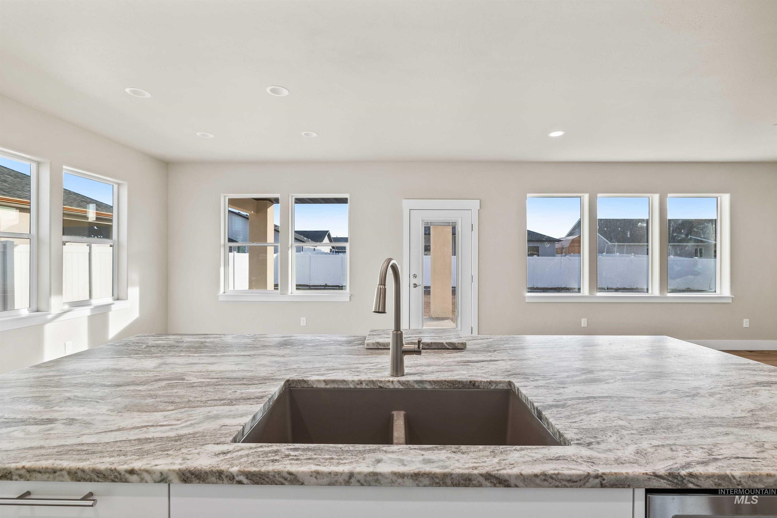 1025 Northridge Way, Kimberly, Idaho 83341-1844, 4 Bedrooms, 2 Bathrooms, Residential For Sale, Price $495,000,MLS 98974025