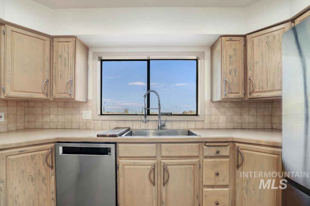 176 HWY 74, Twin Falls, Idaho 83301, 4 Bedrooms, 2 Bathrooms, Residential For Sale, Price $498,000,MLS 98974026