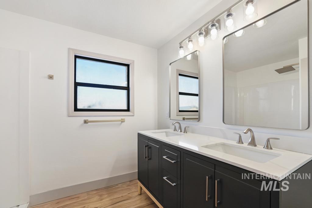 176 HWY 74, Twin Falls, Idaho 83301, 4 Bedrooms, 2 Bathrooms, Residential For Sale, Price $498,000,MLS 98974026