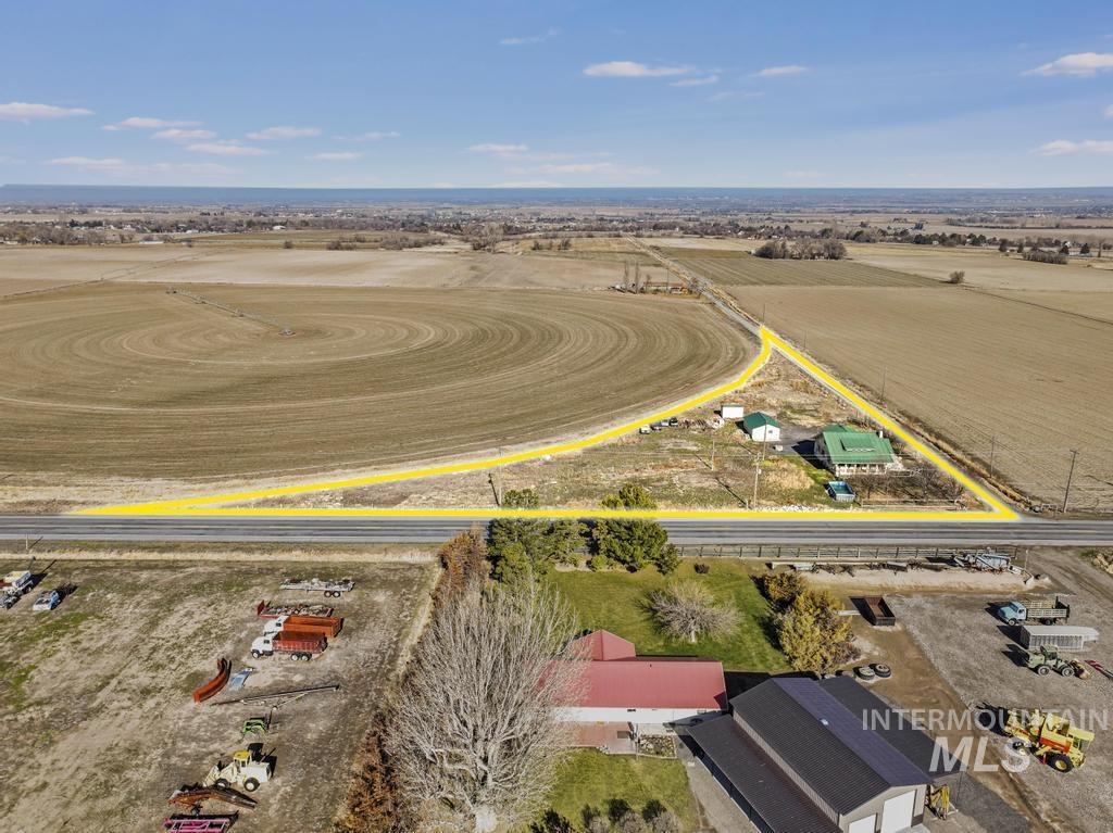 176 HWY 74, Twin Falls, Idaho 83301, 4 Bedrooms, 2 Bathrooms, Residential For Sale, Price $498,000,MLS 98974026