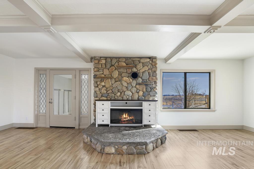 176 HWY 74, Twin Falls, Idaho 83301, 4 Bedrooms, 2 Bathrooms, Residential For Sale, Price $498,000,MLS 98974026