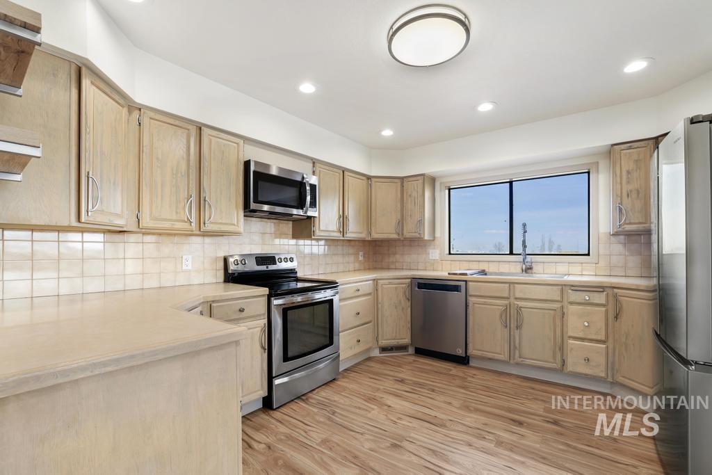 176 HWY 74, Twin Falls, Idaho 83301, 4 Bedrooms, 2 Bathrooms, Residential For Sale, Price $498,000,MLS 98974026