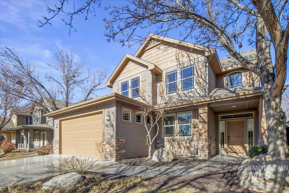 10258 W Brownstone Dr, Boise, Idaho 83709, 4 Bedrooms, 2.5 Bathrooms, Residential For Sale, Price $575,000,MLS 98974033
