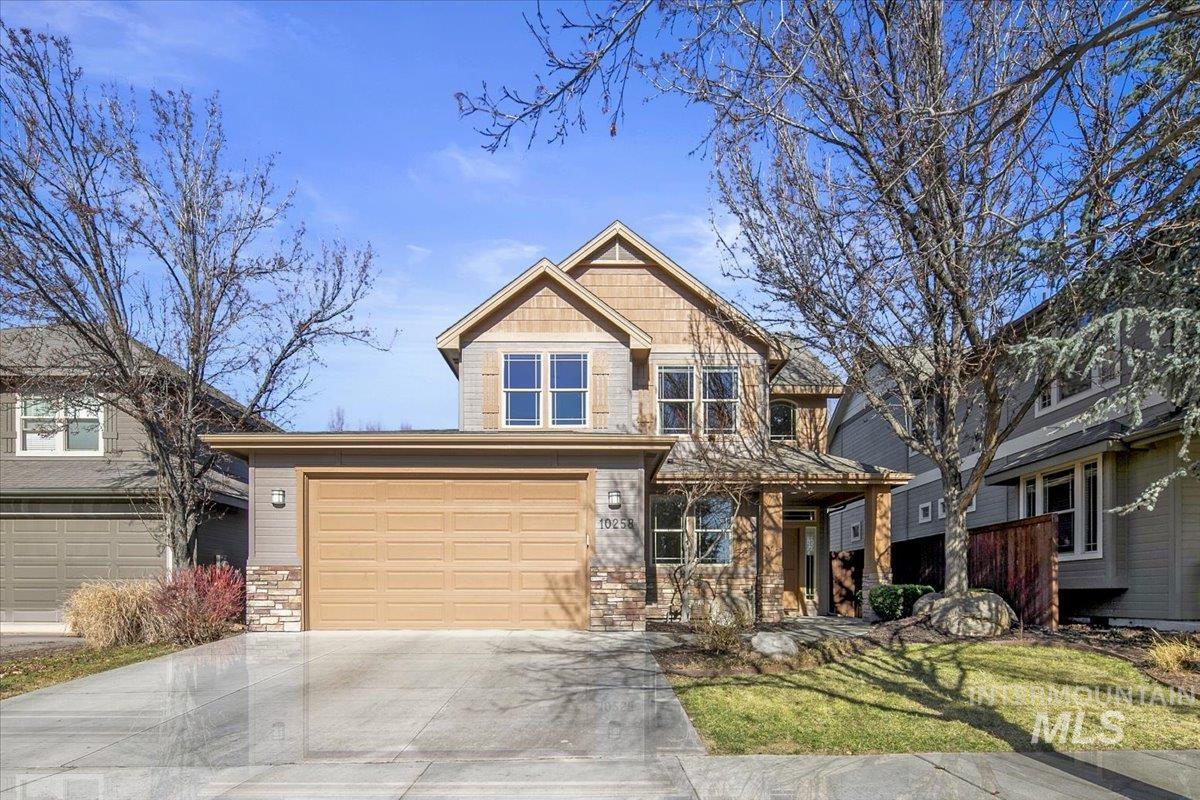 10258 W Brownstone Dr, Boise, Idaho 83709, 4 Bedrooms, 2.5 Bathrooms, Residential For Sale, Price $575,000,MLS 98974033