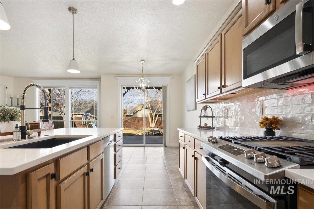 10258 W Brownstone Dr, Boise, Idaho 83709, 4 Bedrooms, 2.5 Bathrooms, Residential For Sale, Price $575,000,MLS 98974033