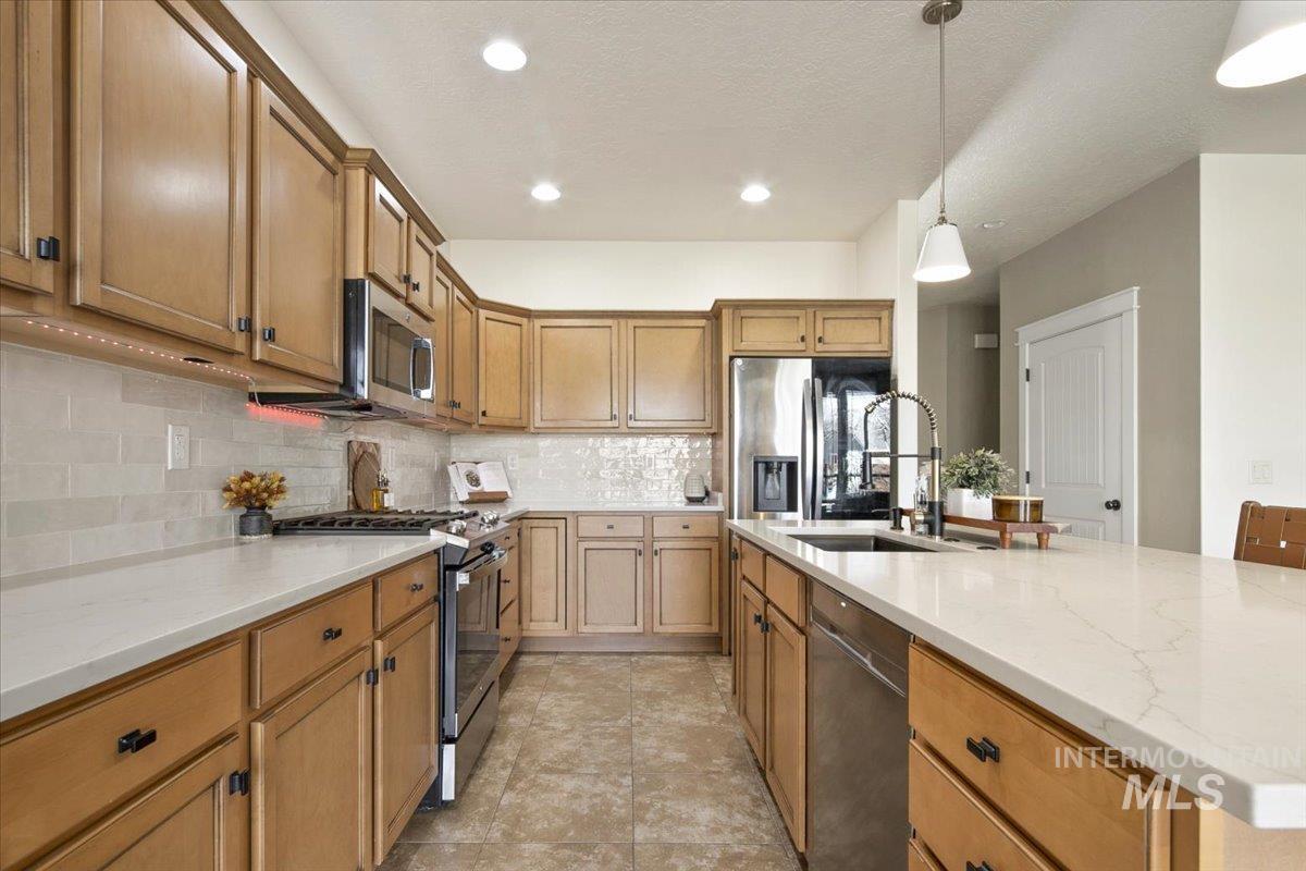 10258 W Brownstone Dr, Boise, Idaho 83709, 4 Bedrooms, 2.5 Bathrooms, Residential For Sale, Price $575,000,MLS 98974033