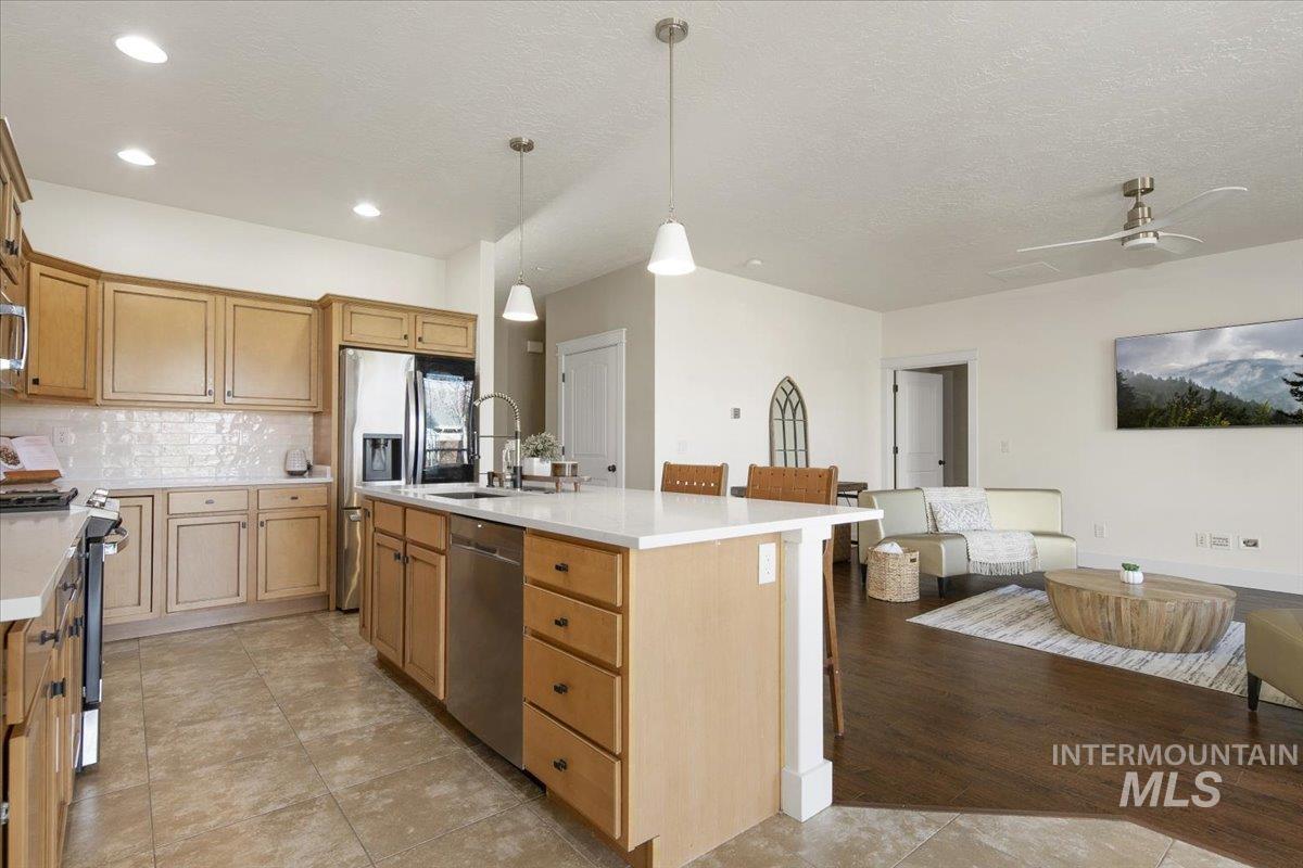 10258 W Brownstone Dr, Boise, Idaho 83709, 4 Bedrooms, 2.5 Bathrooms, Residential For Sale, Price $575,000,MLS 98974033