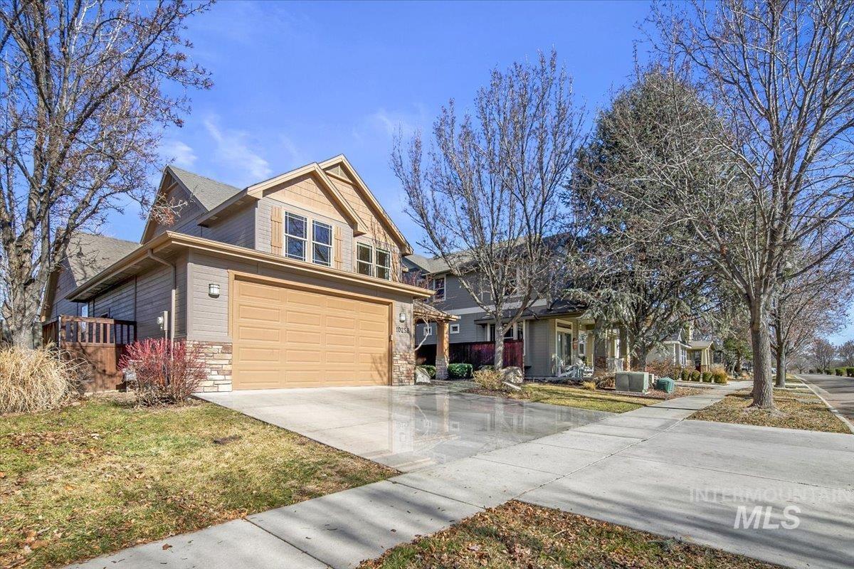 10258 W Brownstone Dr, Boise, Idaho 83709, 4 Bedrooms, 2.5 Bathrooms, Residential For Sale, Price $575,000,MLS 98974033