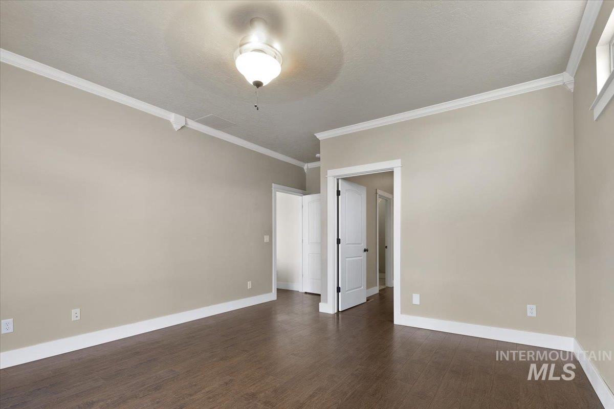 10258 W Brownstone Dr, Boise, Idaho 83709, 4 Bedrooms, 2.5 Bathrooms, Residential For Sale, Price $575,000,MLS 98974033