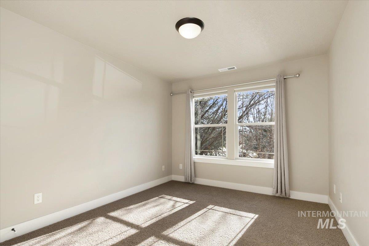 10258 W Brownstone Dr, Boise, Idaho 83709, 4 Bedrooms, 2.5 Bathrooms, Residential For Sale, Price $575,000,MLS 98974033