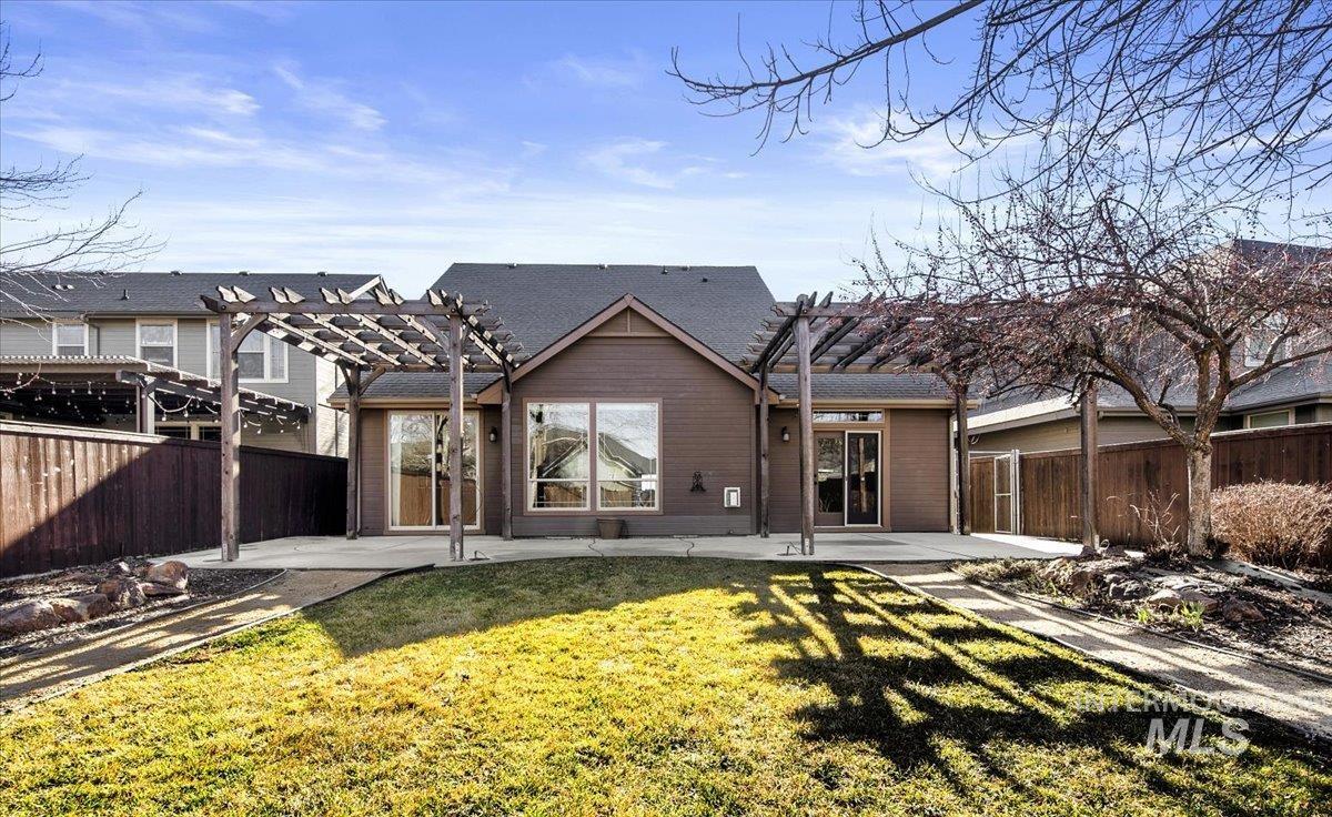 10258 W Brownstone Dr, Boise, Idaho 83709, 4 Bedrooms, 2.5 Bathrooms, Residential For Sale, Price $575,000,MLS 98974033