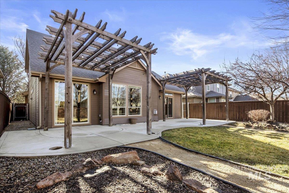 10258 W Brownstone Dr, Boise, Idaho 83709, 4 Bedrooms, 2.5 Bathrooms, Residential For Sale, Price $575,000,MLS 98974033