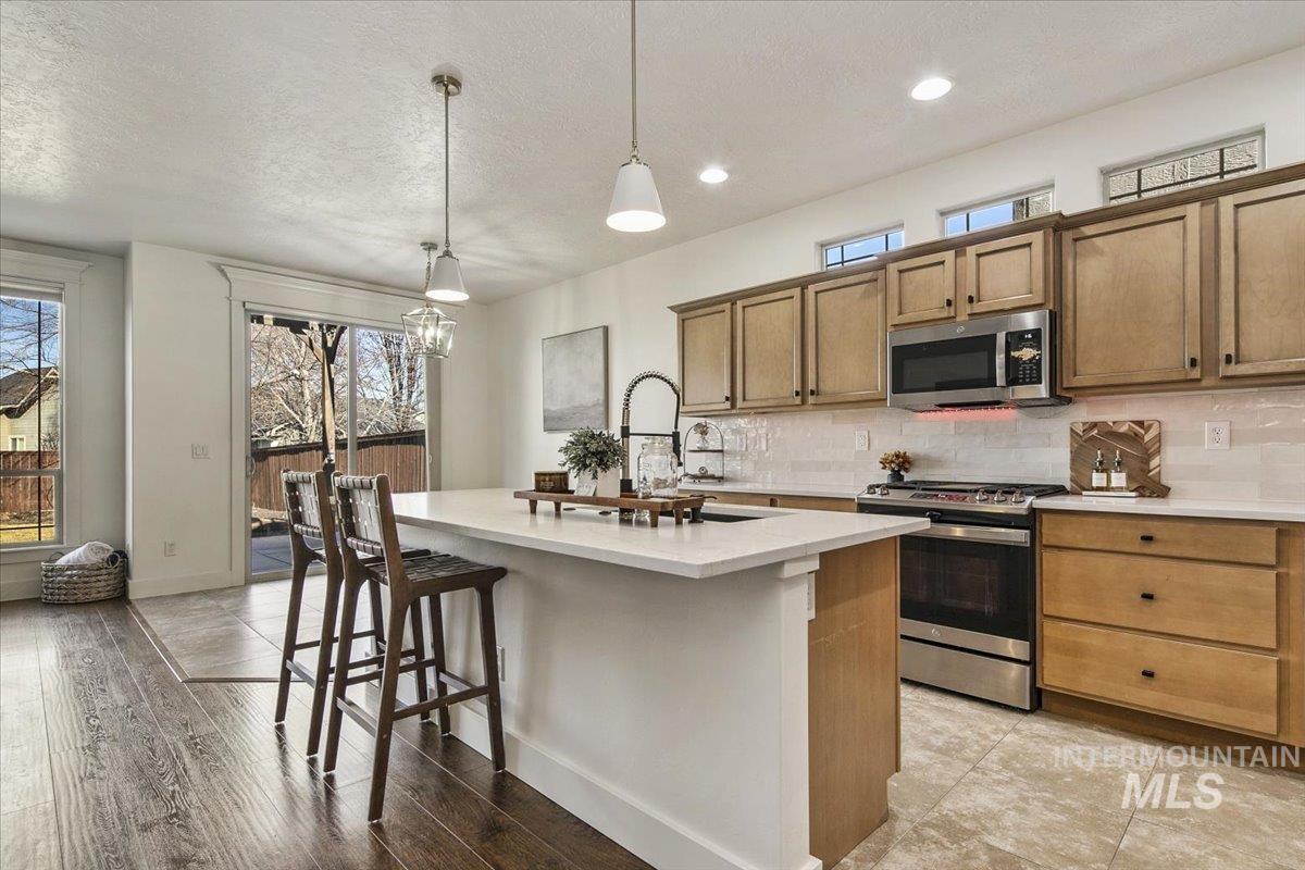 10258 W Brownstone Dr, Boise, Idaho 83709, 4 Bedrooms, 2.5 Bathrooms, Residential For Sale, Price $575,000,MLS 98974033