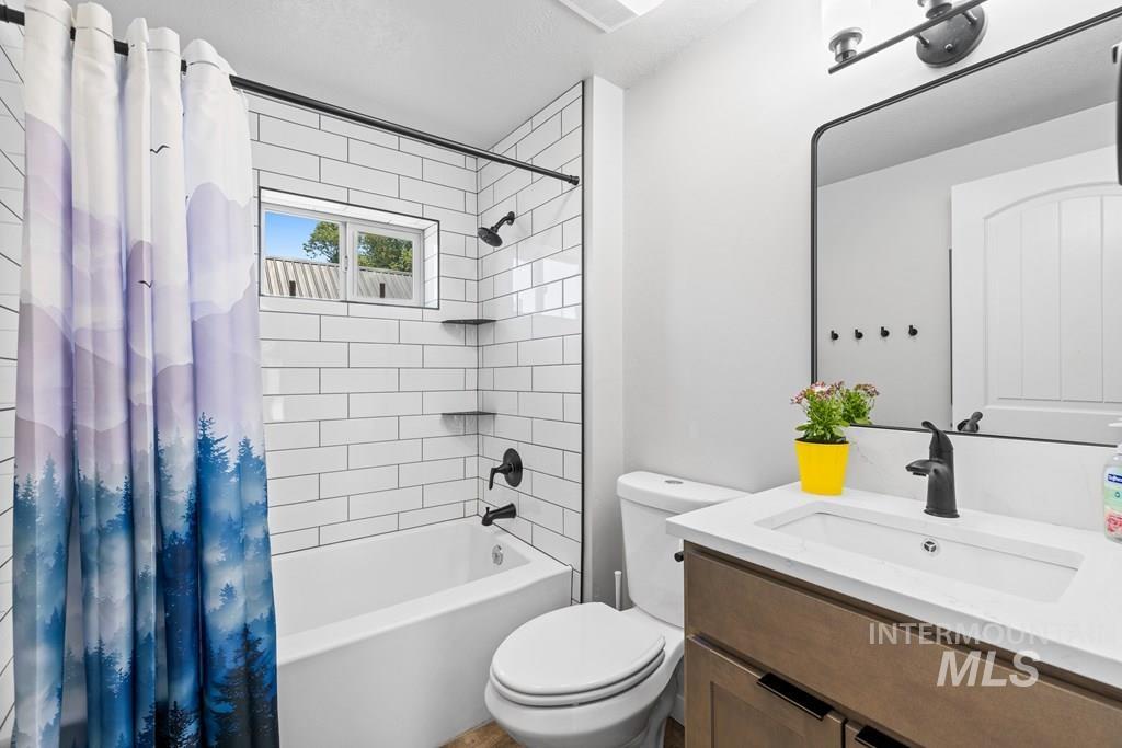 311 N School Street, Cascade, Idaho 83611, 3 Bedrooms, 2 Bathrooms, Residential For Sale, Price $459,000,MLS 98974035