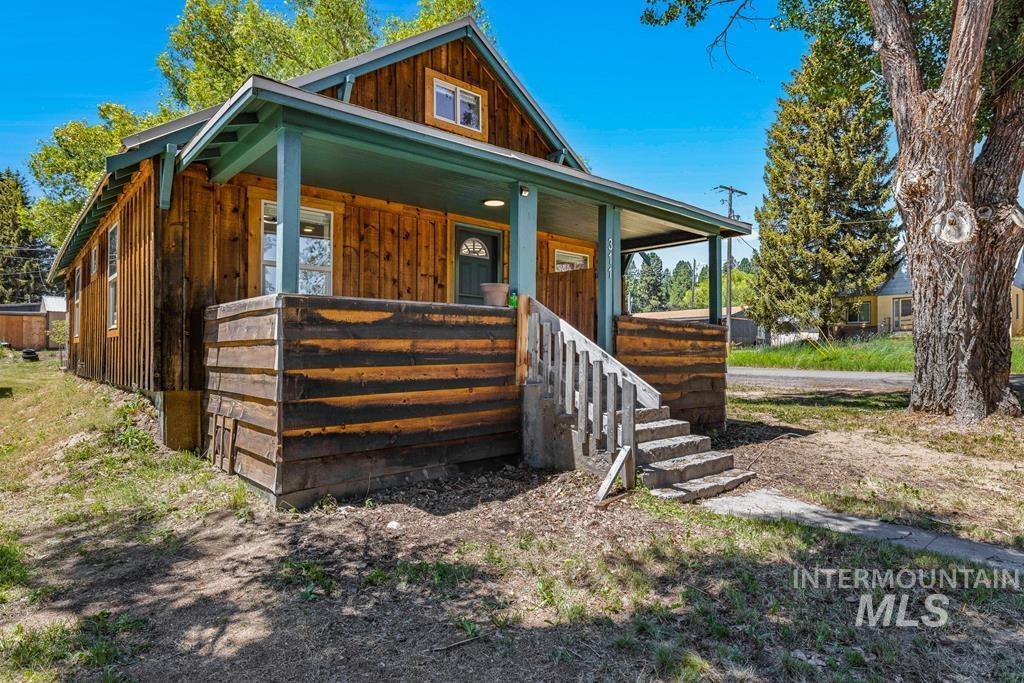 311 N School Street, Cascade, Idaho 83611, 3 Bedrooms, 2 Bathrooms, Residential For Sale, Price $459,000,MLS 98974035