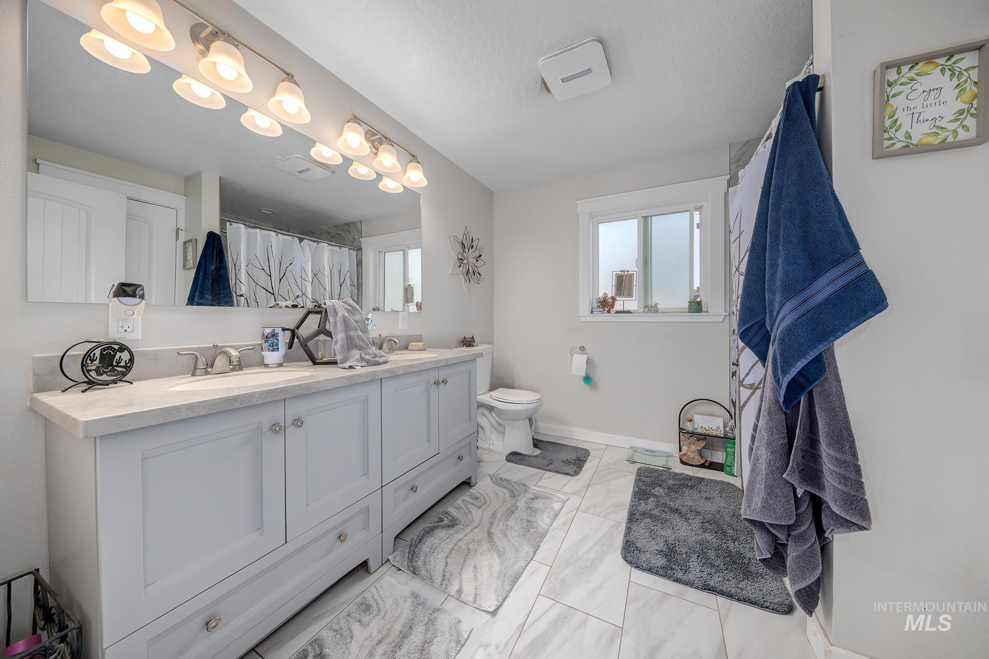 1394 Morton St., Vale, Oregon 97918, 2 Bedrooms, 1 Bathroom, Residential For Sale, Price $285,000,MLS 98974041