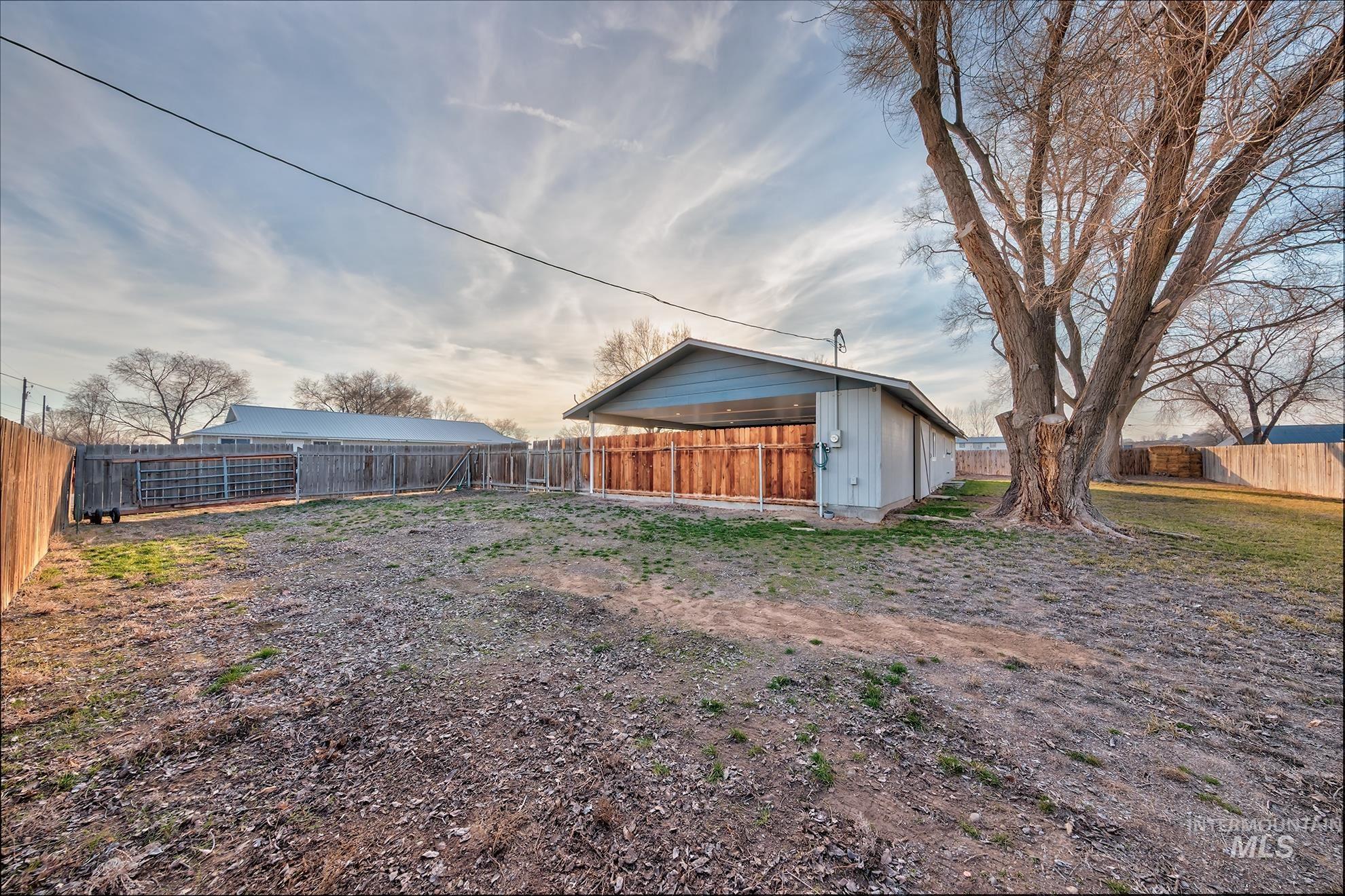 1394 Morton St., Vale, Oregon 97918, 2 Bedrooms, 1 Bathroom, Residential For Sale, Price $285,000,MLS 98974041