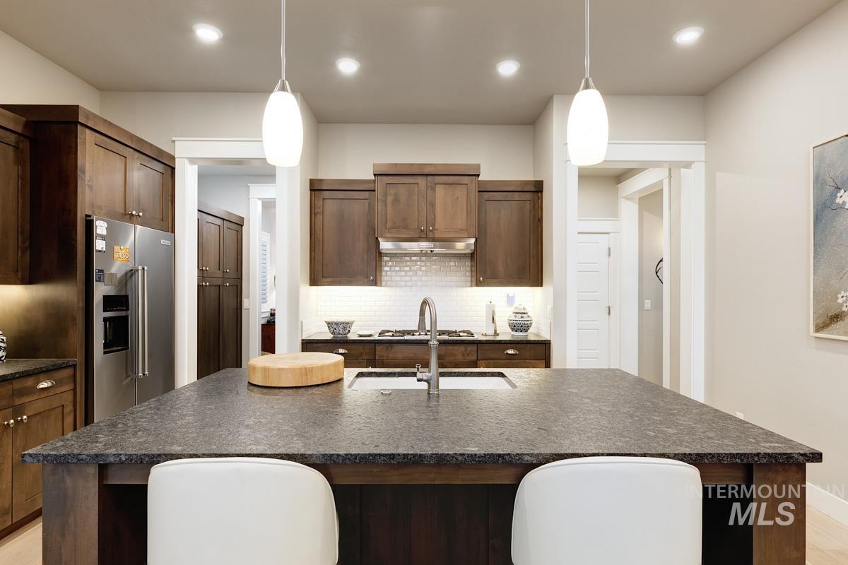 410 W Lockhart Lane, Meridian, Idaho 83646, 2 Bedrooms, 2 Bathrooms, Residential For Sale, Price $547,777,MLS 98974042