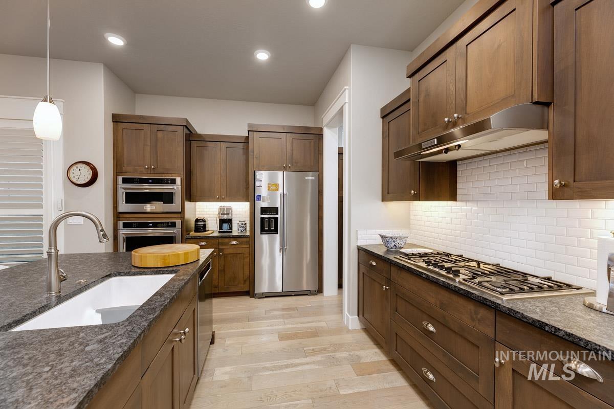 410 W Lockhart Lane, Meridian, Idaho 83646, 2 Bedrooms, 2 Bathrooms, Residential For Sale, Price $547,777,MLS 98974042