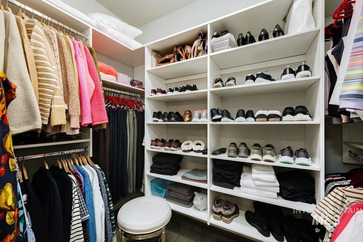 410 W Lockhart Lane, Meridian, Idaho 83646, 2 Bedrooms, 2 Bathrooms, Residential For Sale, Price $547,777,MLS 98974042