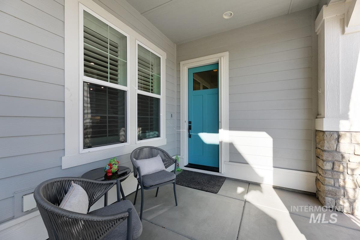 410 W Lockhart Lane, Meridian, Idaho 83646, 2 Bedrooms, 2 Bathrooms, Residential For Sale, Price $547,777,MLS 98974042