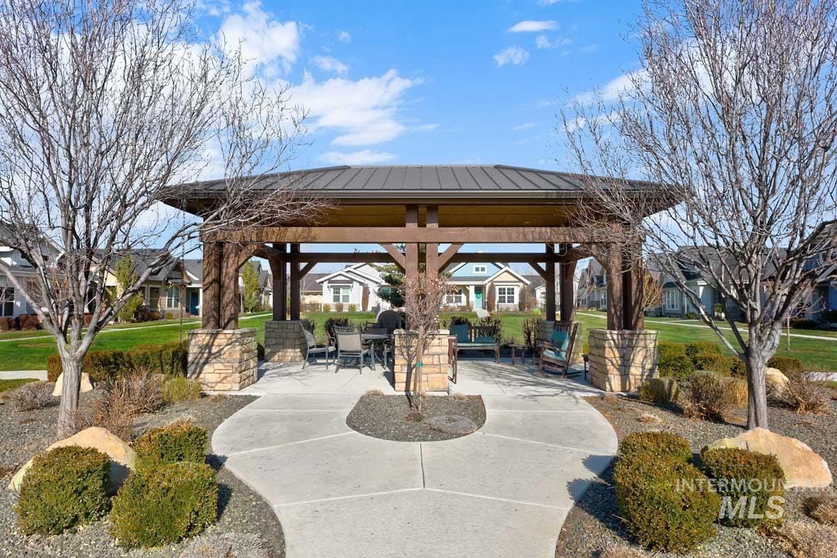 410 W Lockhart Lane, Meridian, Idaho 83646, 2 Bedrooms, 2 Bathrooms, Residential For Sale, Price $547,777,MLS 98974042